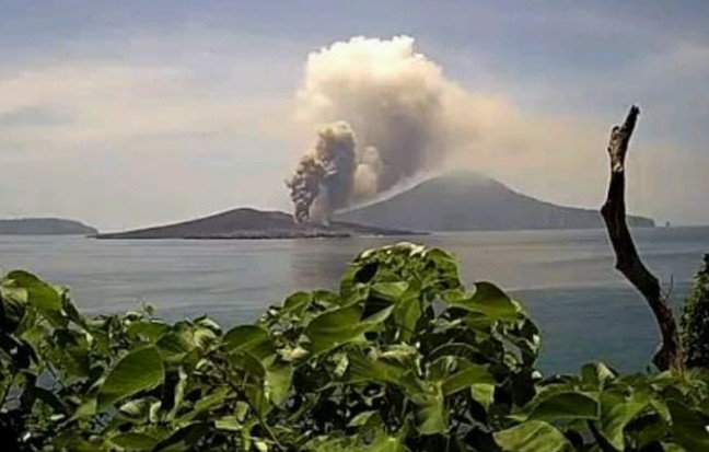 Gunung Anak Krakatau Erupsi, Masyarakat Dilarang Mendekat Radius 5 KM