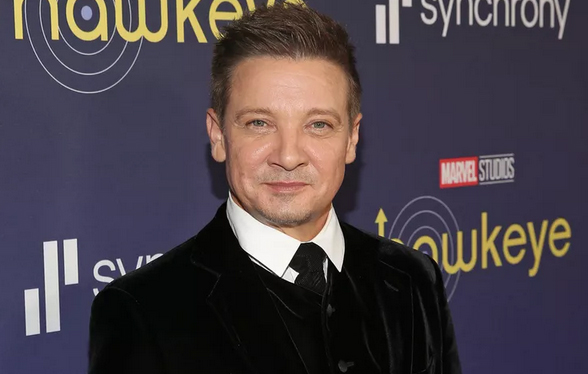 Jeremy Renner Ungkap Kecelakaan Sebabkan 30 Tulangnya Patah