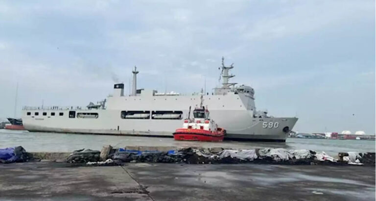 TNI AL Kirim KRI Makassar-590 ke Karimunjawa