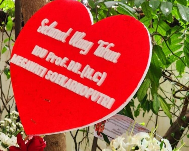 Megawati Rayakan Ulang Tahun ke-76 Kumpul Keluarga dan Sahabat