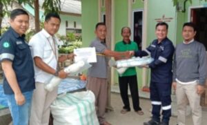 Kelompok Nelayan KUB Harapan Baru Kampung Tengah, Kundur Barat Terima Peralatan Tangkap dari PT Timah