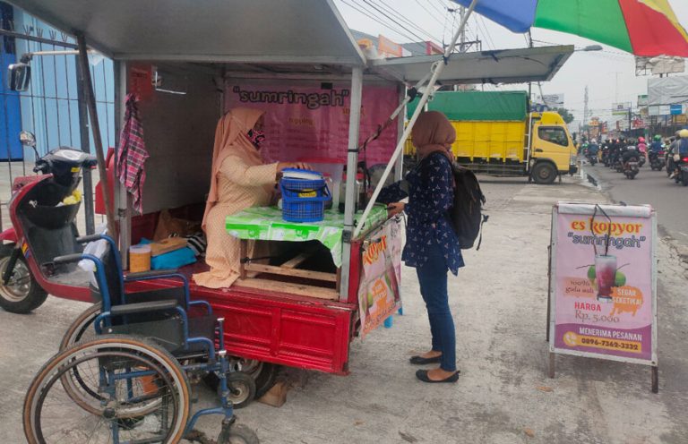 Kisah Winarsih, Disabilitas, Penjual Es Kopyor