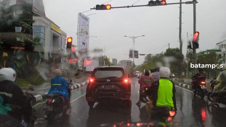 Pembaca, BMKG Prakirakan Hujan Guyur Batam hingga Akhir Pekan