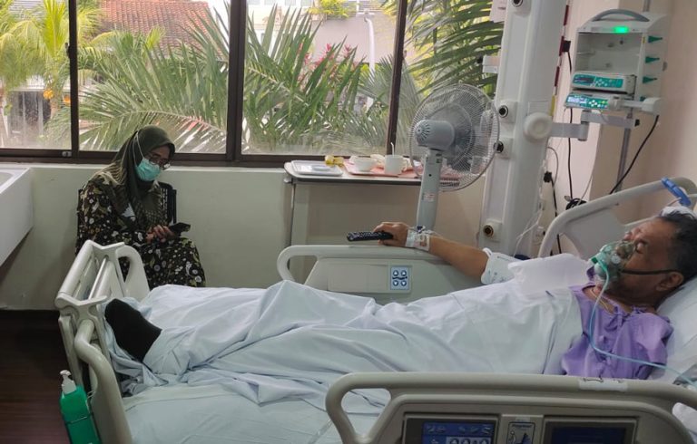 Serangan Jantung, Sebab Huzrin Hood Dilarikan ke Singapura