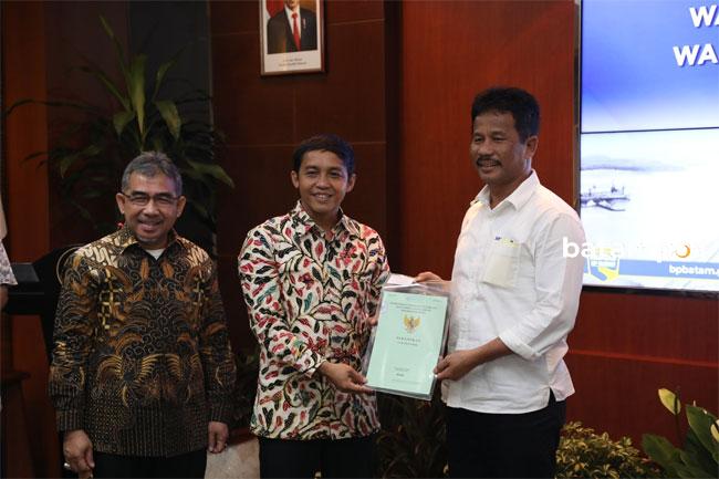 Pemko Batam Terima 13 Sertifikat BMD dan Badan Pertanahan Nasional