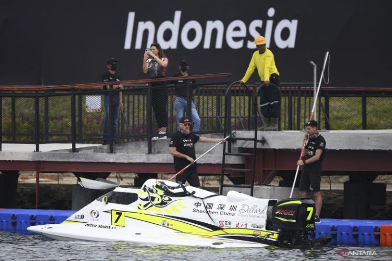 Pebalap F1 Powerboat siap Lomba di Lintasan Danau Toba