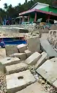 Balok Penahan Abrasi di Pulau Pinang, Tambelan Roboh Dihantam Ombak