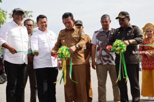Jalan Pantai Indah Diresmikan Gkepri, Ansar: Dukung Percepat Investasi di Karimun, Infrastruktur Harus Diperkuat