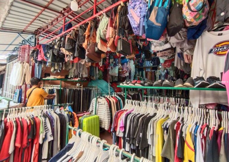 Stok Berkurang, Harga Pakaian dan Barang Seken di Aviari Naik