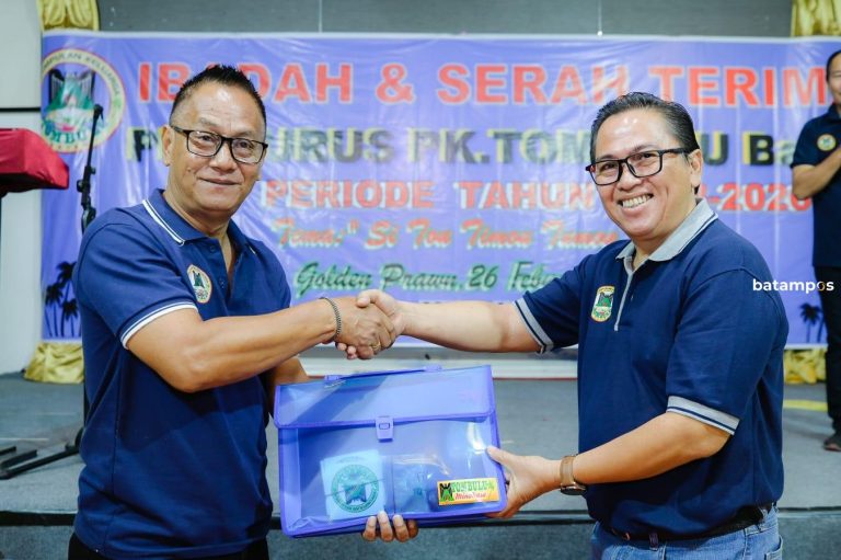 Pieter Dilantik Sebagai Ketua Tombulu Batam