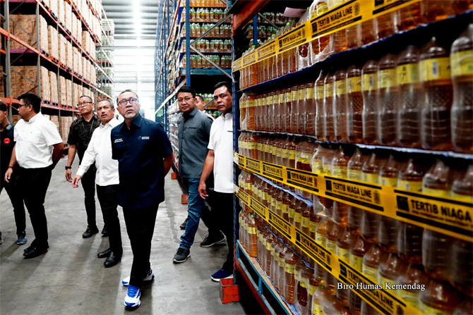 Kemendag dan Satgas Pangan Temukan 515 Ton Minyakita di Gudang Marunda