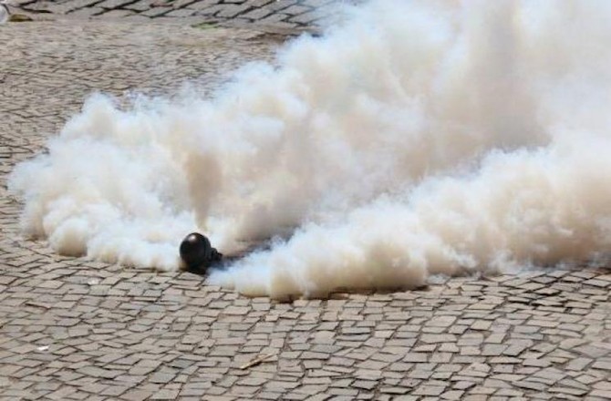 Tembakan Gas Air Mata Polisi Terhadap Suporter PSIS Dinilai Berlebihan
