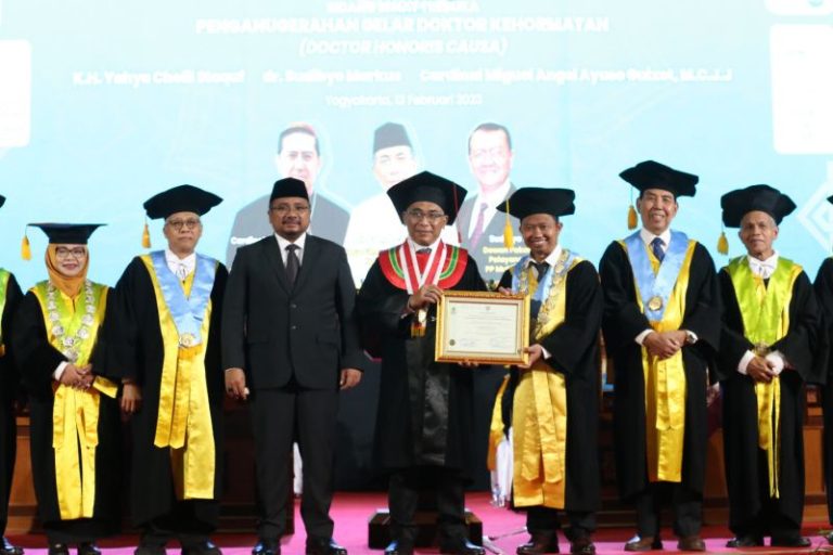 Usung Isu Kemanusiaan, Gus Yahya Raih Doktor HC