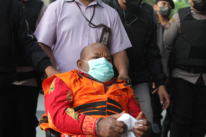 KPK Bantah Kabar Lukas Enembe Meninggal Dunia