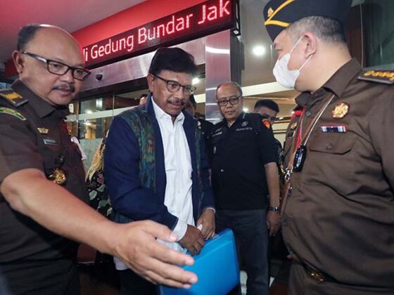 Menkominfo Dicecar Tupoksinya Sebagai Pengguna Anggaran Proyek BTS 4G