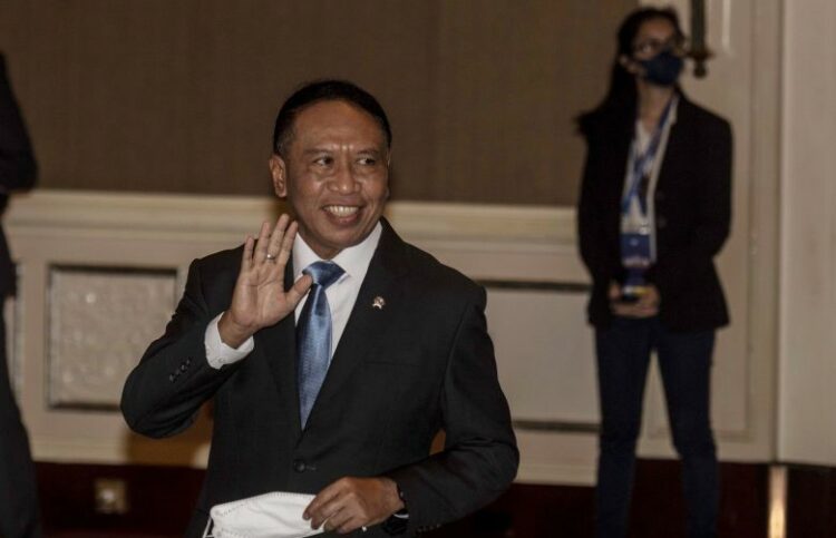 Zaenudin Amali Pilih Fokus ke PSSI, Mundur dari Menpora?