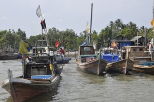 Hujan dan Angin Kencang, Tangkapan Ikan Nelayan Tradisional Sedikit