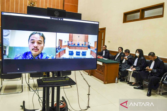 Vonis Roy Suryo Diperberat Jadi 9 Bulan Penjara