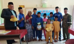 Peringati HPN, PWI Karimun Berbagi Sembako untuk Anak Yatim 