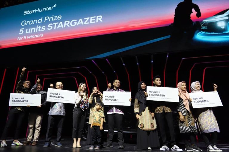 Hyundai Motors Indonesia Serahkan Grand Prize Hyundai STARGAZER Kepada 5 Pemenang Program Hyundai StarHunter di Tengah Gelaran IIMS 2023