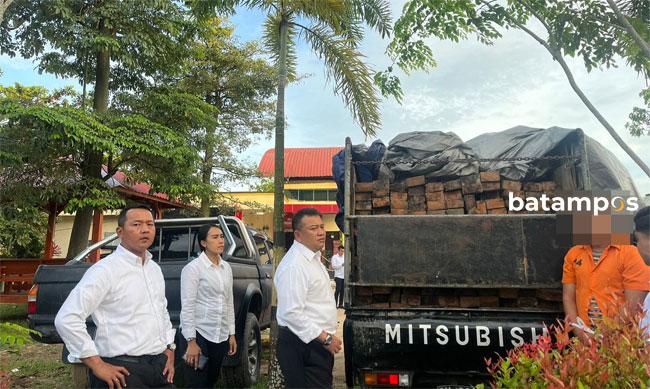 Polda Kepri Buru Oknum yang Terlibat Dalam Kasus Kayu Ilegal
