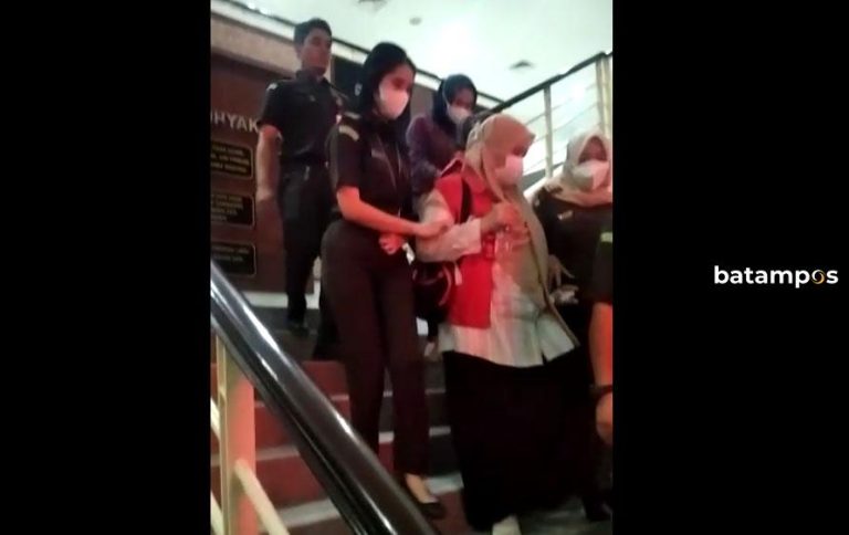 Mantan Kepsek SMKN 1 Batam Dituntut 2 Tahun Penjara