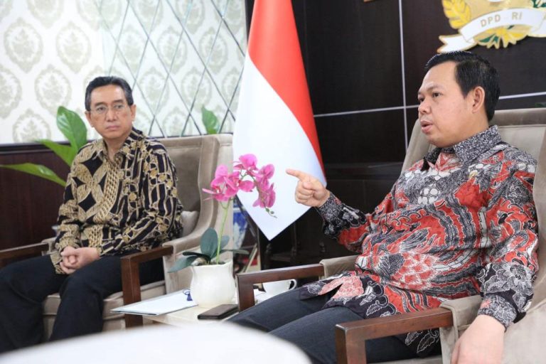 Sultan Minta Pemerintah Cabut Penghargaan Satyalancana Wira Karya Dari Ketua Pengawas KSP Sejahtera Bersama