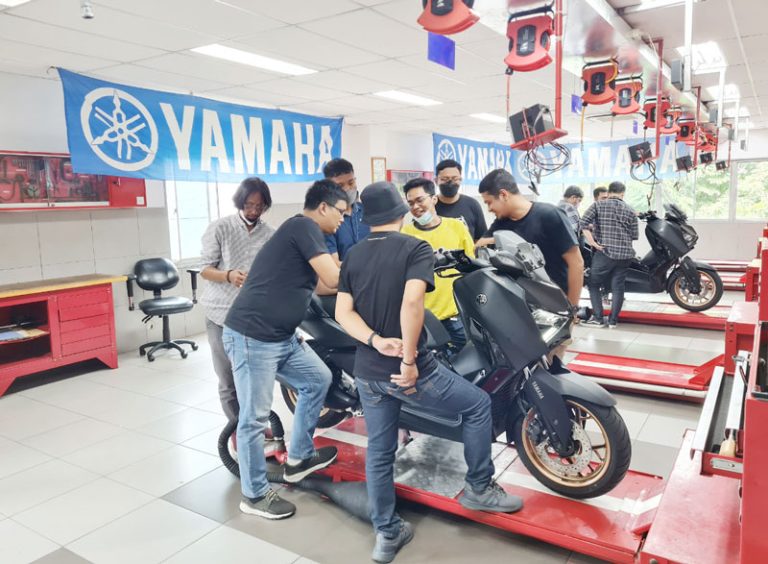 Dilengkapi Sistem Navigasi  dan Y Connected