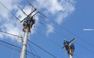 Siaga Ramadan, PLN ULP Tanjunguban Lakukan Pemeliharaan Jaringan Tegangan Menengah