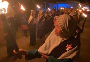 Masyarakat Teluk Bakau Ikut Pawai Obor Sambut Ramadan