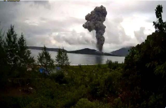 Gunung Anak Krakatau Kembali Erupsi, Nelayan-Pendaki Dilarang Mendekat