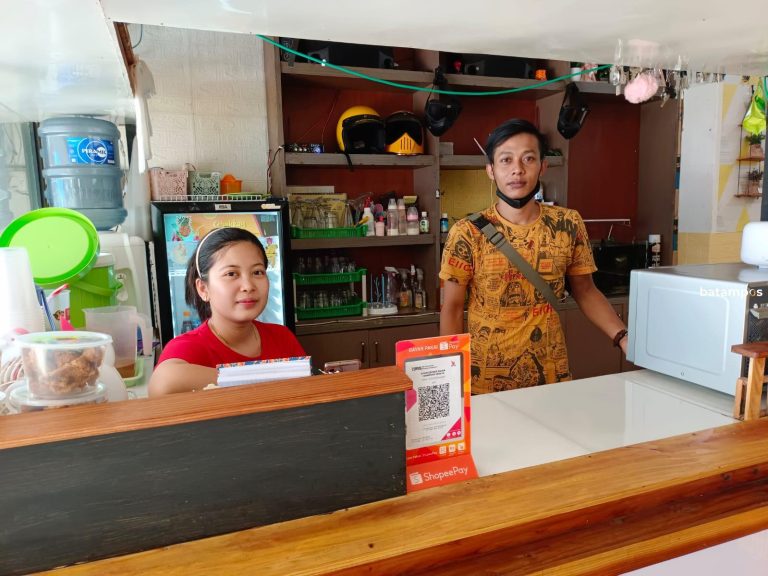 ANGGI TIO PRATAMA, Pemilik Ayam Geprek Mania