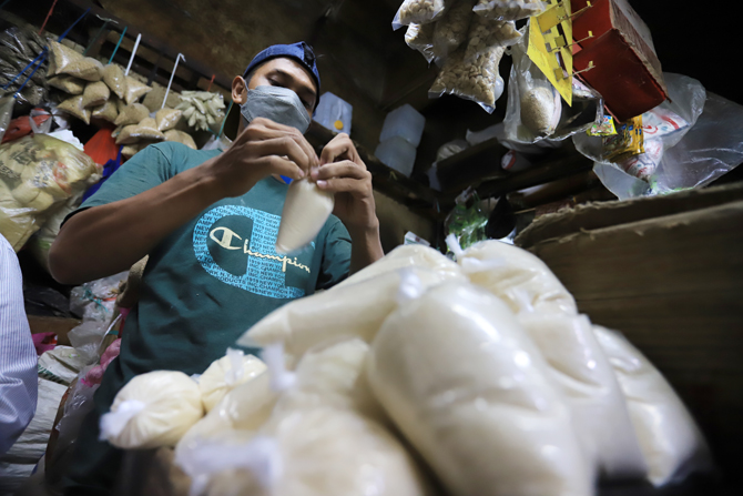 Bulog Diminta Simpan Cadangan Gula-Migor