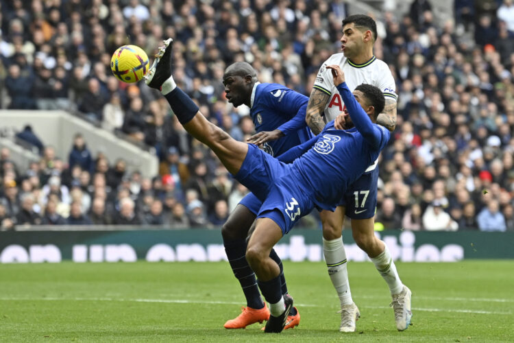 Liga Inggris Jeda Pertandingan Sejenak untuk Pemain Muslim Buka Puasa