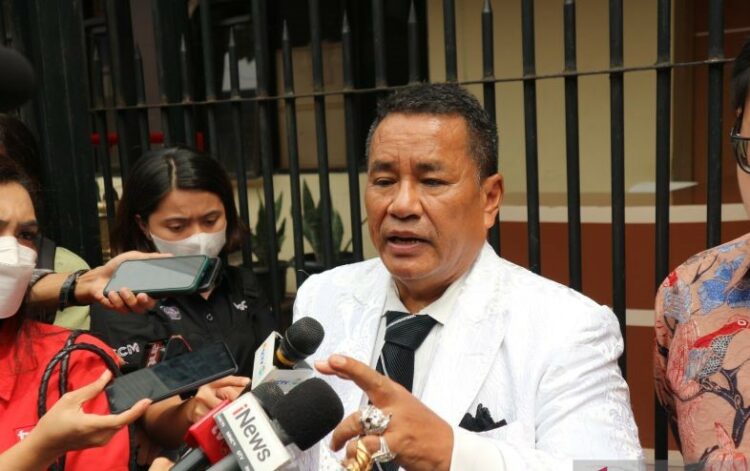Hotman Tolak Pendapat Ahli Soal Bukti Chat Urusan Sabu Teddy Minahasa