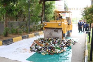 7,7 Kg Lebih Sabu Dimusnahkan, Ribuan Botol Miras Digilas Alat Berat