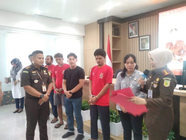 Tiga Tersangka Tindak Pidana Dibebaskan Kejari Batam