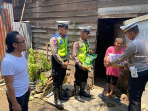 Polres Karimun Bantu Sembako pada Warga Terdampak Kenaikan Harga