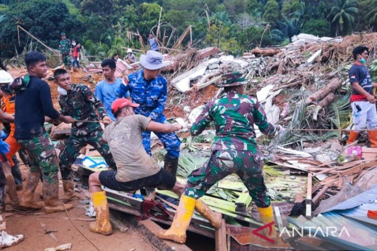 Usai Tanah Longsor Natuna, Jaringan Telekomunikasi Belum Pulih