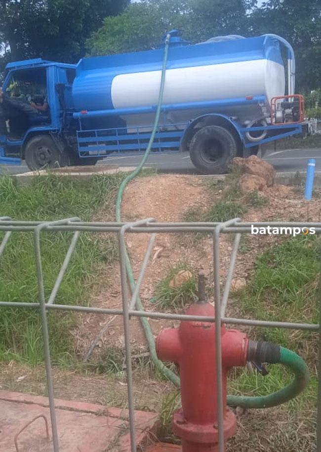 Warga Perum Taman Carina Tanjunguncang Keluhkan Suplai Air Bersih Kecil