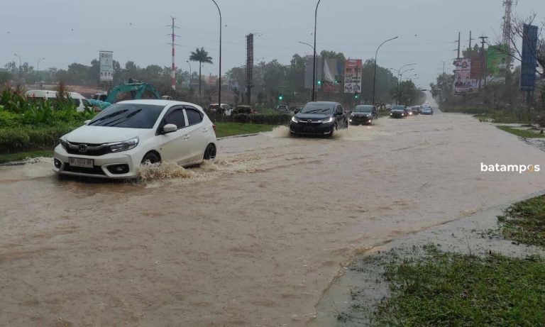 Saat Banjir Banyak Kendaraan Mogok