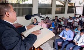 Hadapi Tekanan Ekonomi, Saksi Saksi Yehuwa Gelar Ceramah ‘Menatap Masa Depan dengan Yakin’