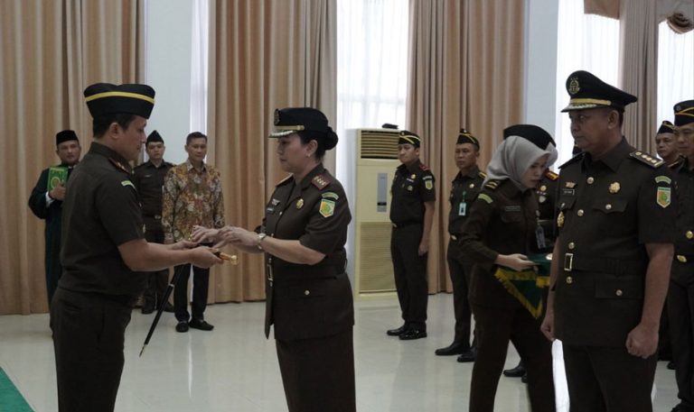 Lenna Hany Wanike Jabat Kajari Tanjungpinang