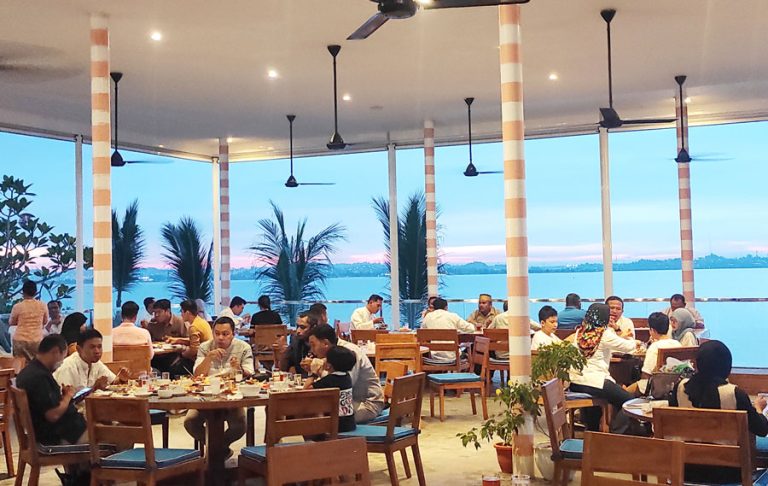 Di Montigo Resort Berbuka Puasa Sambil Memandang Laut dan Kerlip Singapura, Catat, Beli 10 Gratis 1