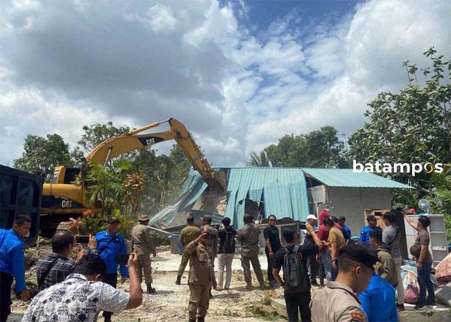 Tim Terpadu Bongkar Paksa Ruli di Simpang Basecamp