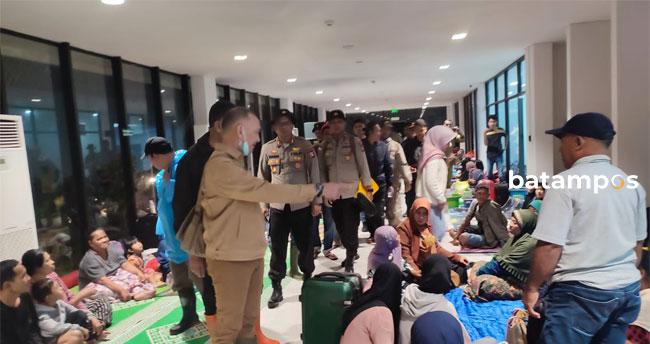 Polda Kepri Kirim Personel Tambahan untuk Bencana Longsor di Natuna