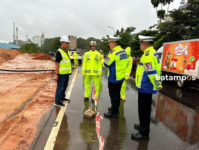 Satlantas Polresta Barelang Datangi Proyek Pelebaran Jalan di Sudirman dan Yos Sudarso