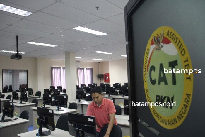 240 Peserta Bacalon Anggota KPU se-Kepri Ikuti Tes CAT
