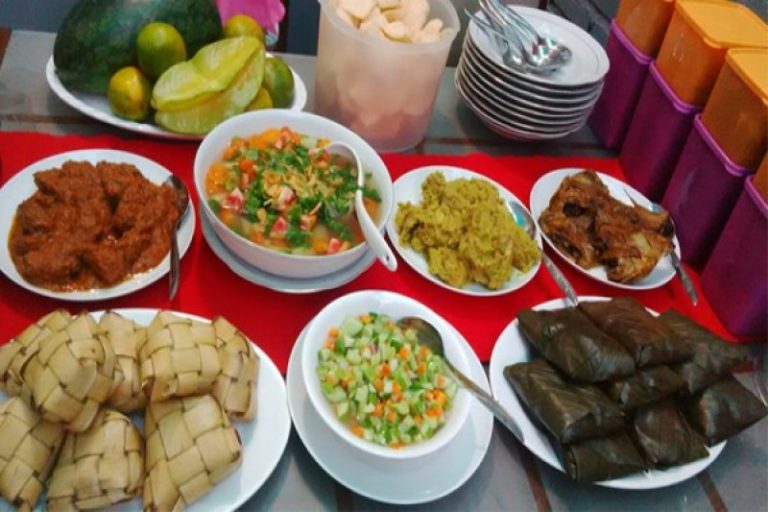 Konsumsi Hidangan Tinggi Lemak Bisa Buat Leher Tegang dan Pusing