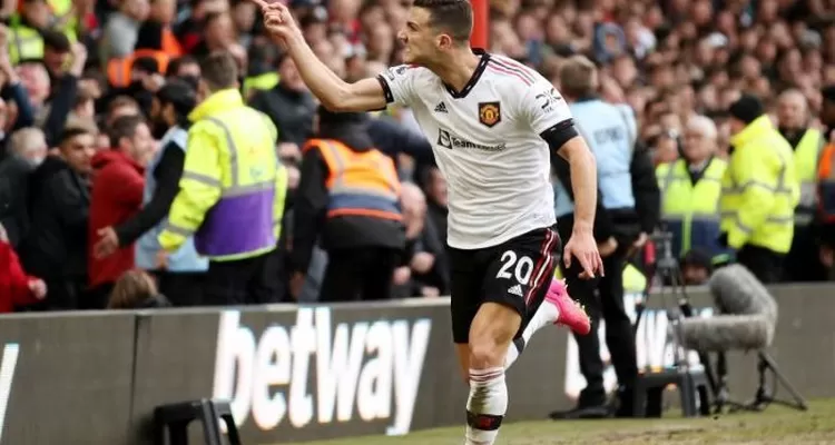 Manchester United Kalahkan Nottingham 2-0, Naik ke Peringkat Tiga Klasemen